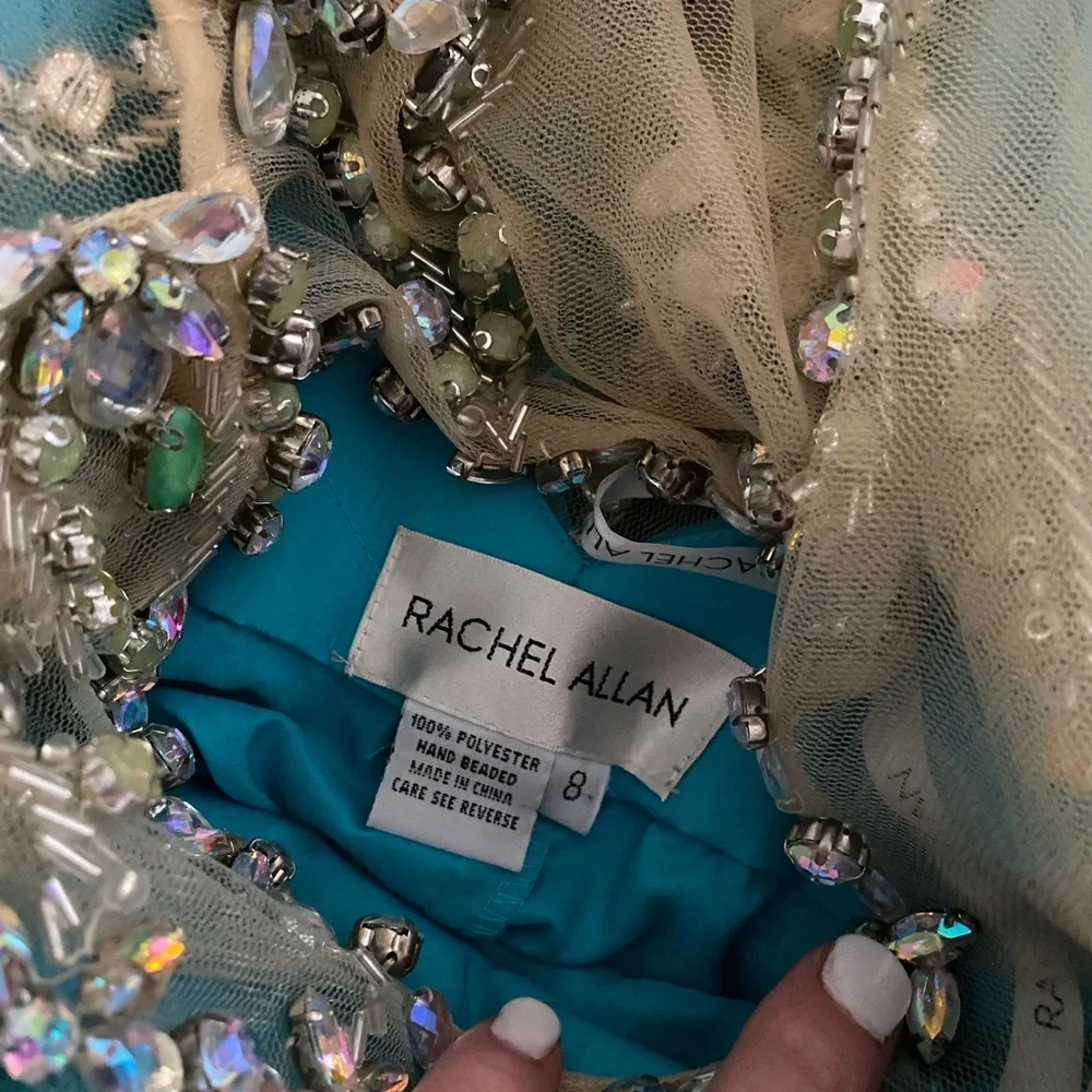 Dress - Picture 3 of 3